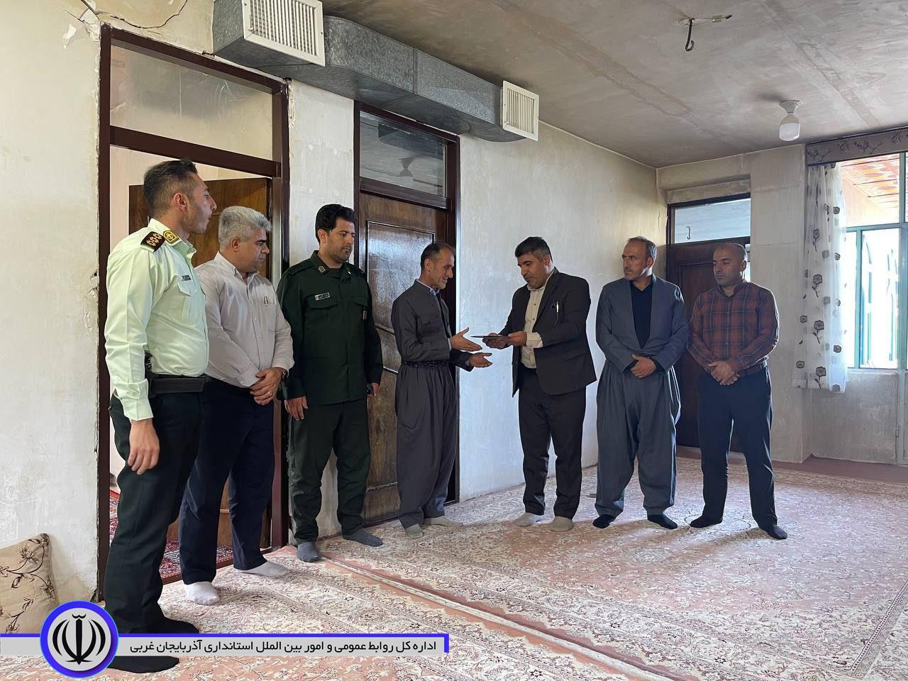دیدار فرماندار با جمعی از خانواده‌‌ معظم شهیدان شهرستان میرآباد
