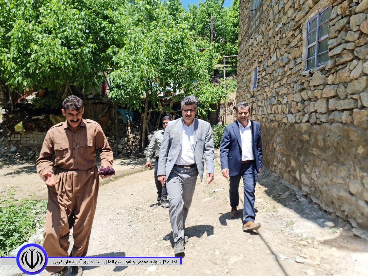 بازدید فرماندار میرآباد از روستای "بوبانه"