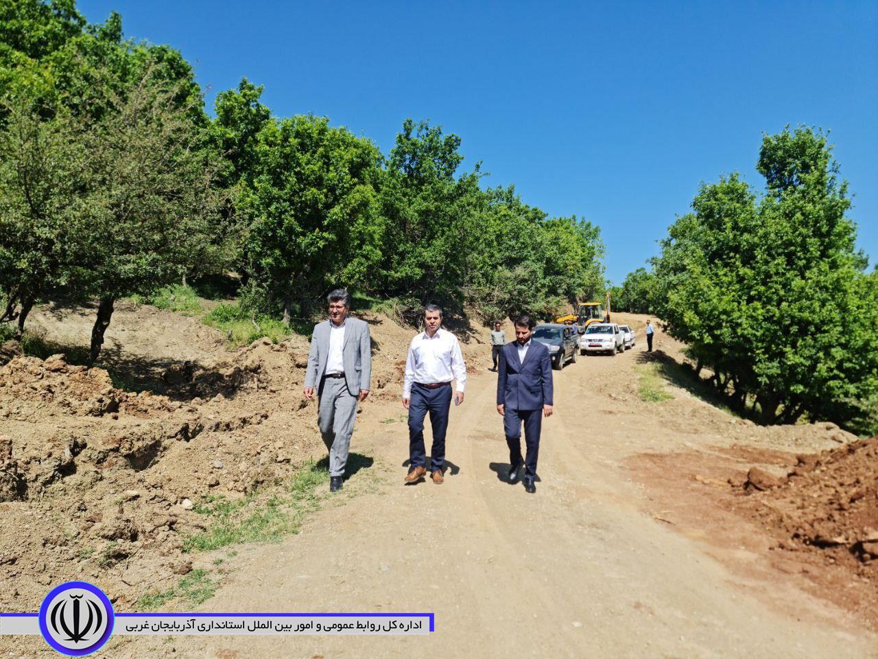 بازدید فرماندار میرآباد از عملیات گازرسانی به روستاهای محور چکو و روستاهای نوار مرزی شهرستان