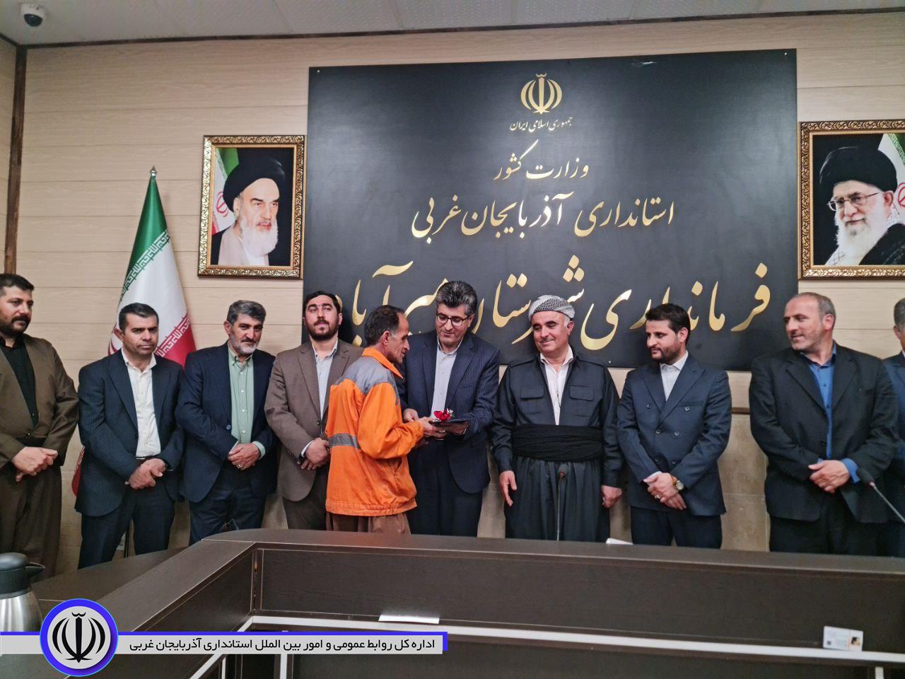 برگزاری همایش گرامیداشت هفته کار و کارگر و تجلیل از کارگران شهرستان میرآباد