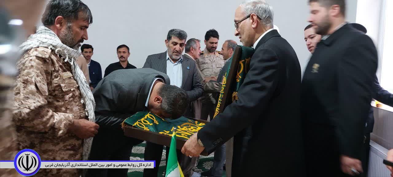 برگزاری مراسم معنوی محفل انس با قرآن و آئین پرچمگردانی پرچم متبرک رضوی