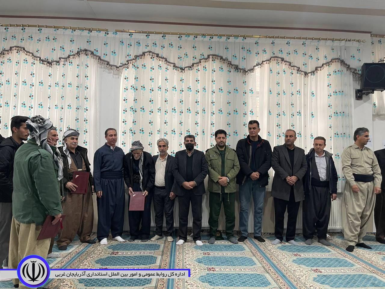 برپایی میز خدمت جهادی و تخصصی در مسجد روستای واوان به مناسبت گرامیداشت دهه مبارک فجر