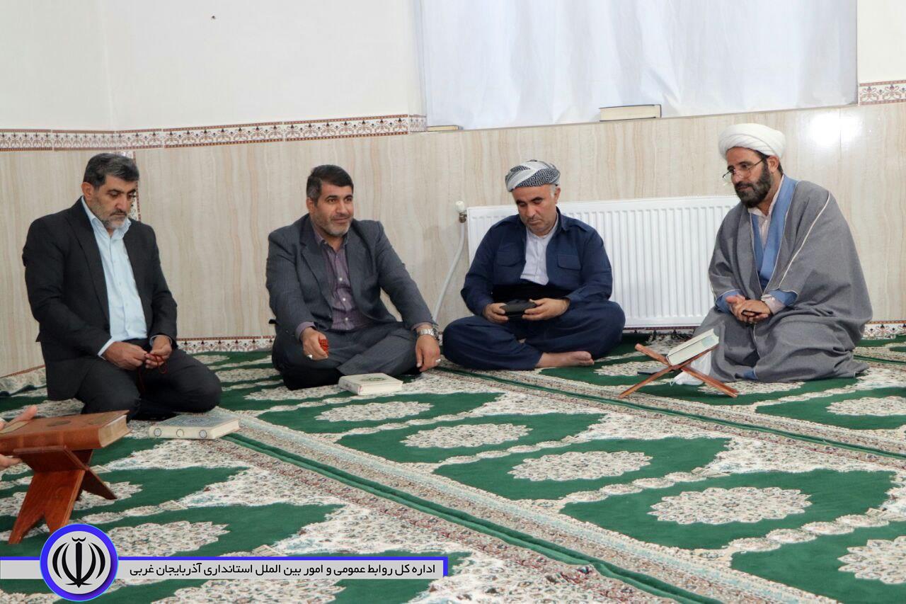 برگزاری ضیافت ساده روحانیون و ائمه جماعت شهرستان با حضور مسئولین و فرماندار میرآباد