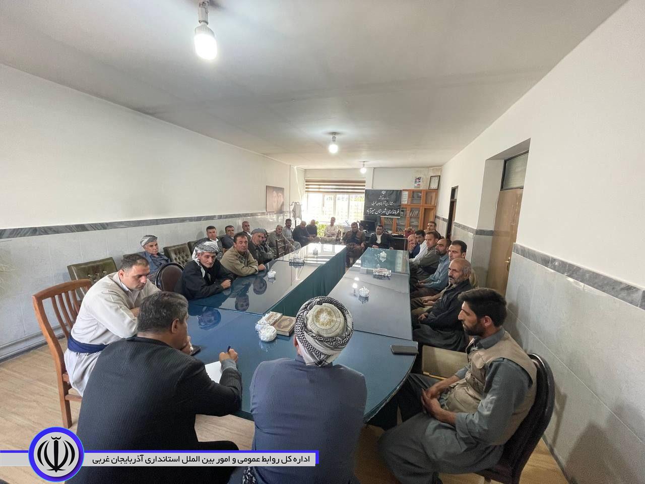 دیدار حضوری و چهره به چهره فرماندار میرآباد با اهالی روستای مرزی گردینه