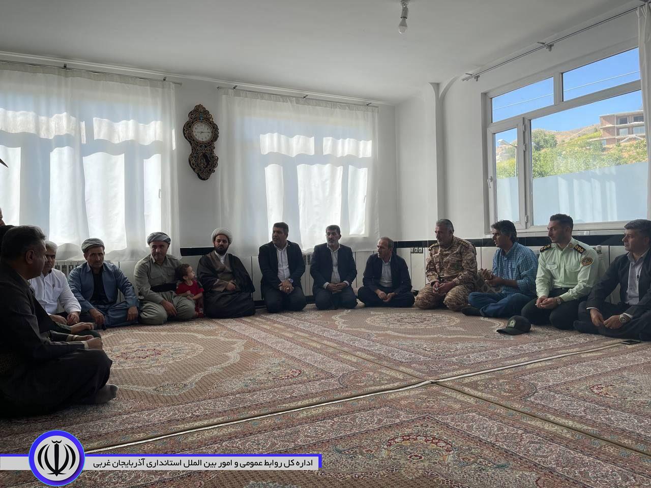 دیدار مسئولین شهرستان میرآباد با امام جمعه به مناسبت آغاز هفته دولت