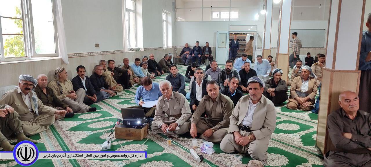 برگزاری مراسم معنوی محفل انس با قرآن و آئین پرچمگردانی پرچم متبرک رضوی