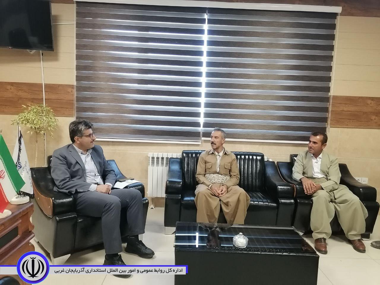 دیدار جمعی از دهیار و اعضای شورای اسلامی روستاهای کاژه، دارمکون و آغلان با فرماندار میرآبا