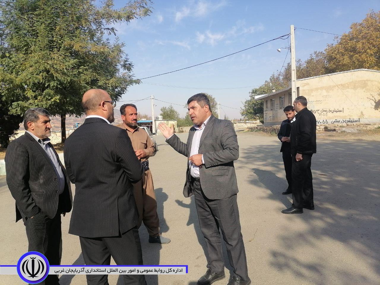 بازدید فرماندار میرآباد به همراه معاون دفتر روستایی و امور شوراهای استان آذربایجان غربی از روستای "گومان"
