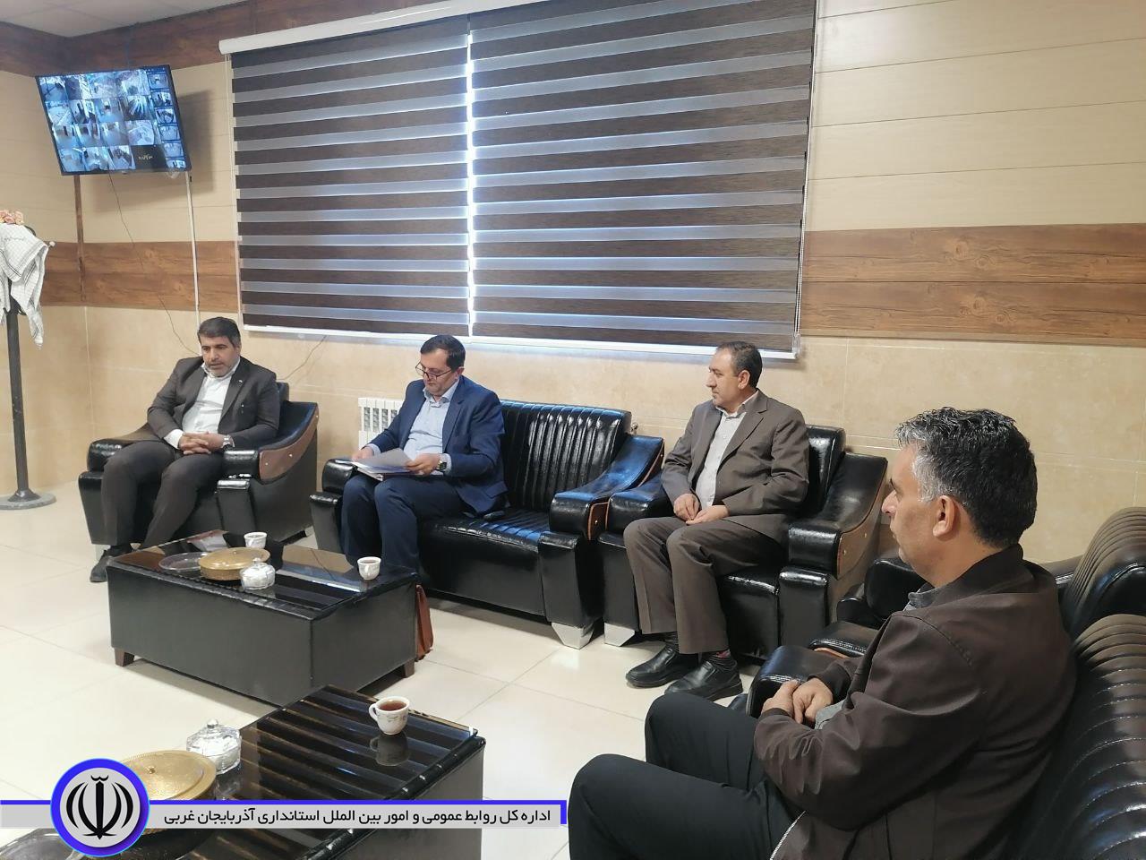 دیدار معاون غله و خدمات بازرگانی استان آذربایجان غربی با فرماندار میرآباد