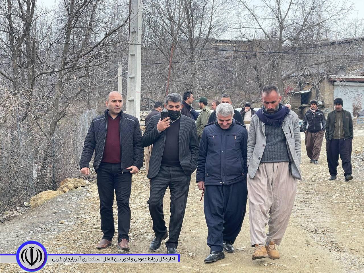 بازدید میدانی معاون فرماندار میرآباد از روستای مزرعه