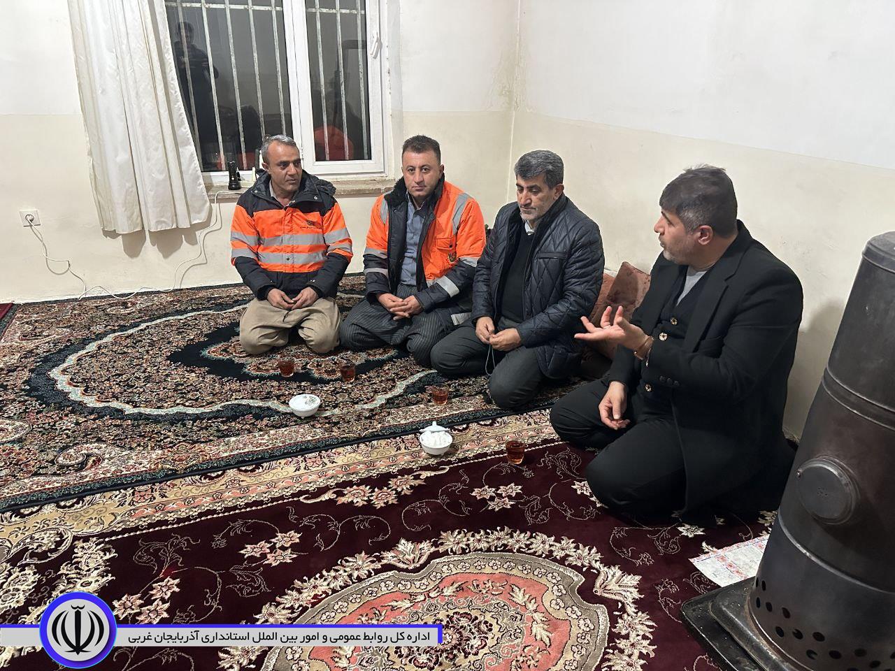 بازدید شبانه و نشست صمیمی فرماندار میرآباد با پرسنل راهدارخانه گرژال