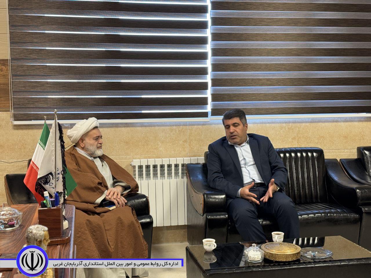 دیدار مشاور استاندار و مسئول هماهنگی امور ایثارگران استان آذربایجان غربی با فرماندار میرآباد