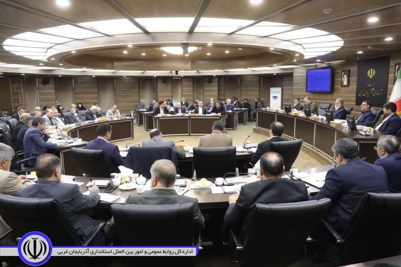برگزاری جلسه ستاد انتخابات استان به ریاست "محمدصادق معتمدیان" استاندار آذربایجانغربی و با حضور "حسین خضری" فرماندار میرآباد بهمراه فرمانداران و بخشداران استان آذربایجان غربی
