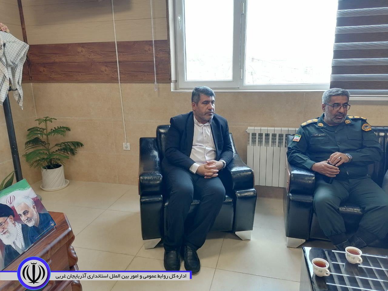 دیدار فرمانده انتظامی شهرستان سردشت با فرماندار میرآباد