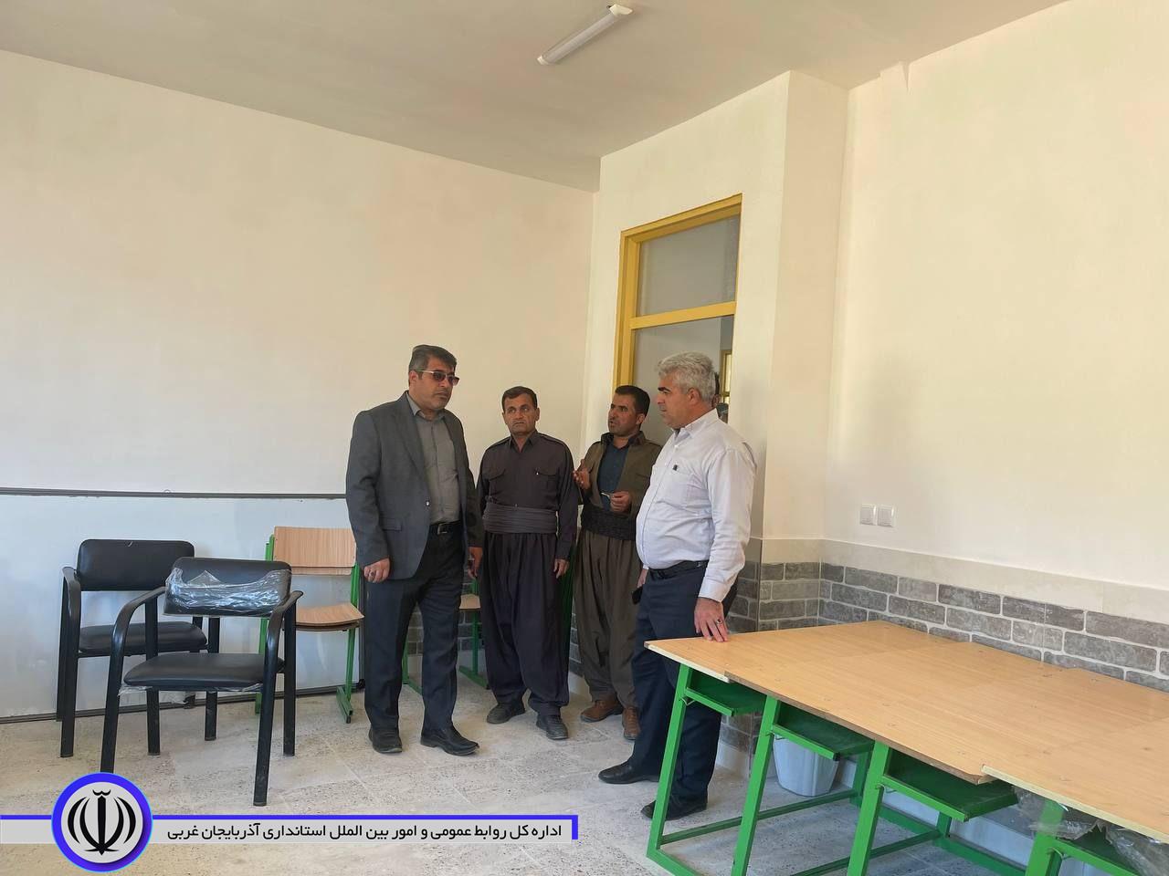 بازدید فرماندار میرآباد از مدارس روستاهای آلواتان و ساوان جدید