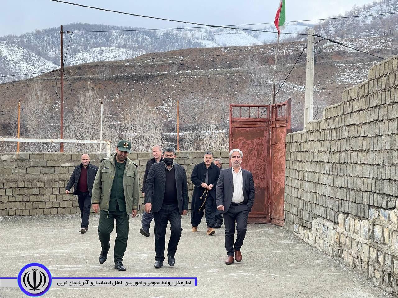 بازدید میدانی معاون فرماندار میرآباد از روستای مزرعه