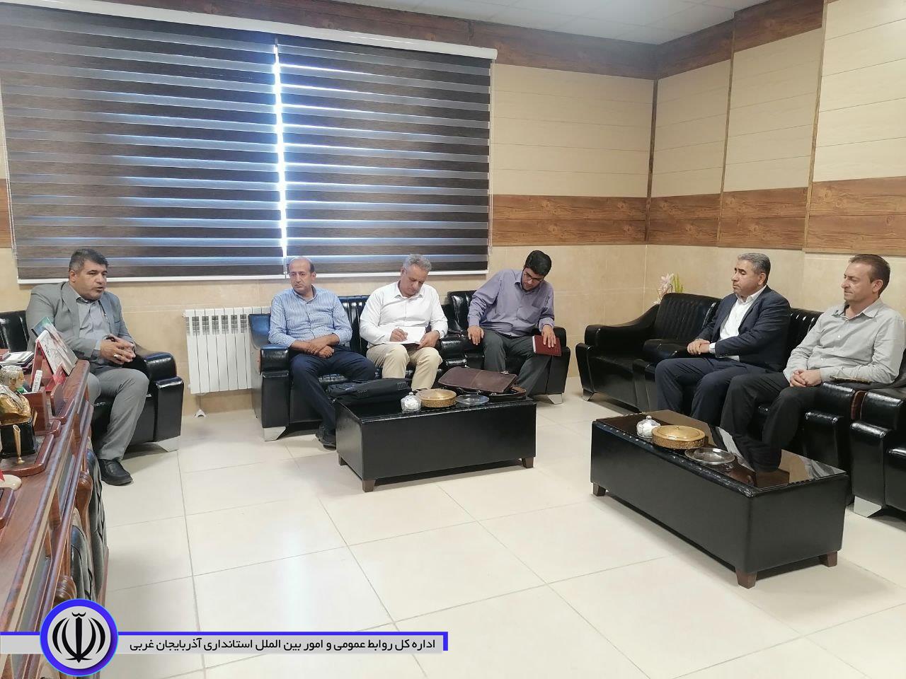 دیدار مدیران تولید و انتقال توزیع برق استان آذربایجان غربی و مدیران توزیع برق شهرستان با فرماندار میرآباد
