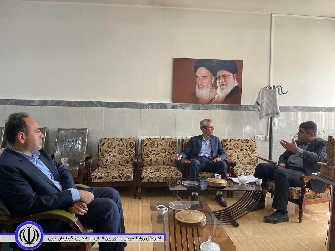 دیدار مسئولین استانی بانک صادرات و رئیس بانک صادرات شهرستان میرآباد با فرماندار