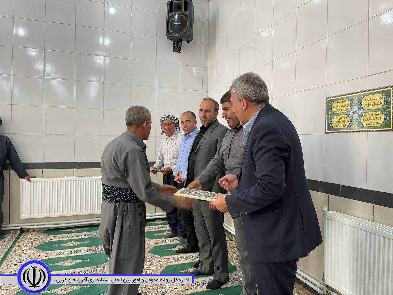 دیدار و سرکشی از خانواده های شهید روستای داود آباد