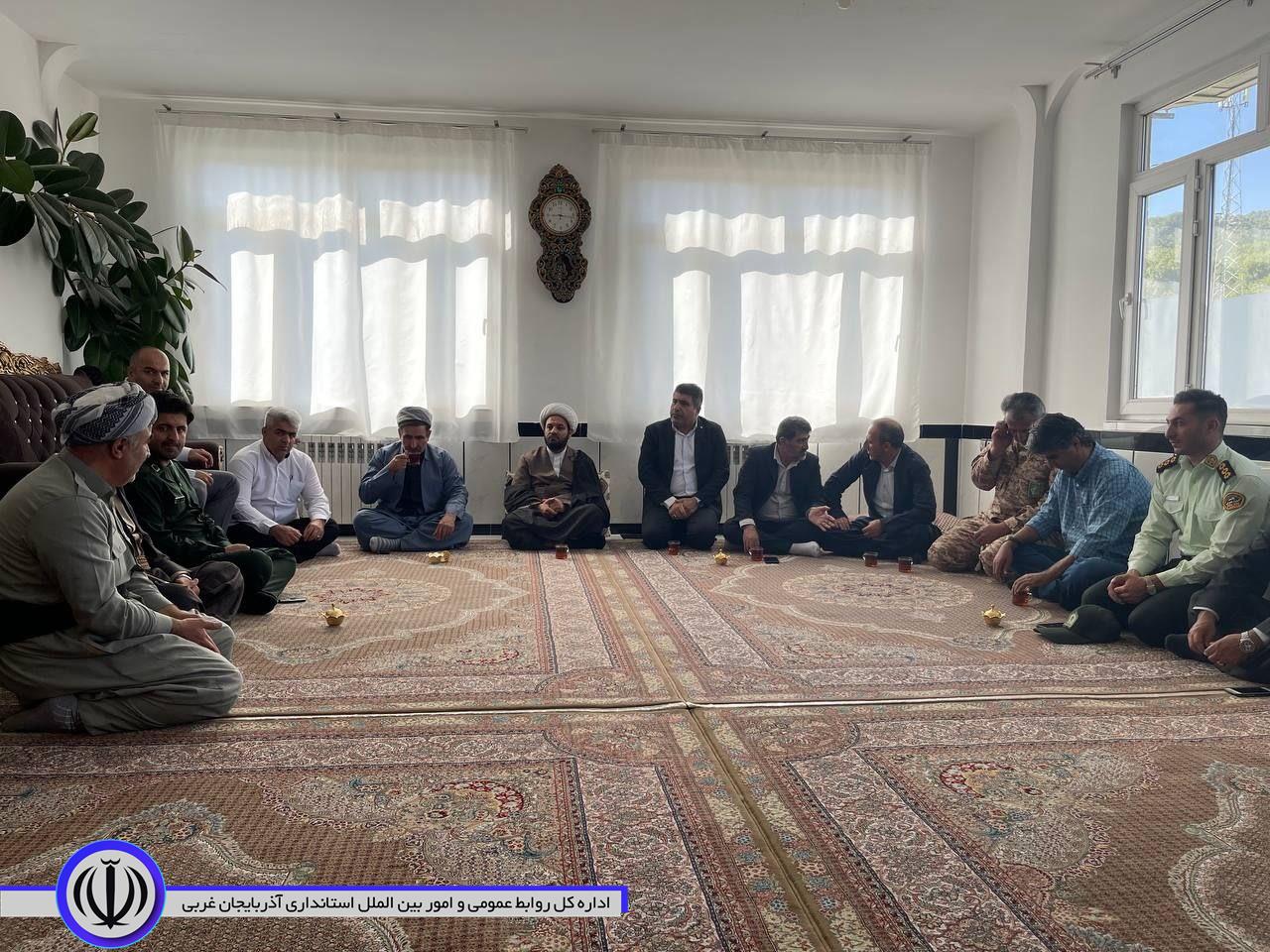 دیدار مسئولین شهرستان میرآباد با امام جمعه به مناسبت آغاز هفته دولت