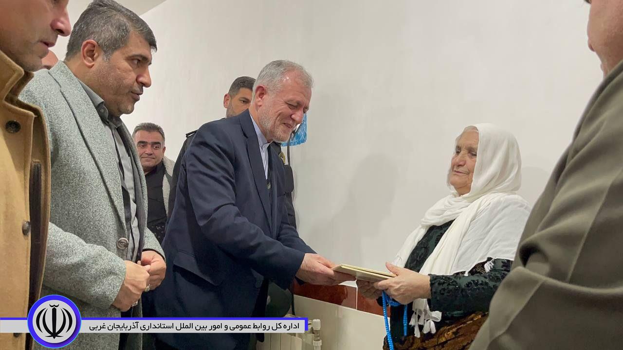 دیدار و تجلیل از خانواده معظم شهیدان معزز "عزیز و محمد شمسی" به مناسبت گرامیداشت دهه مبارکه فجر