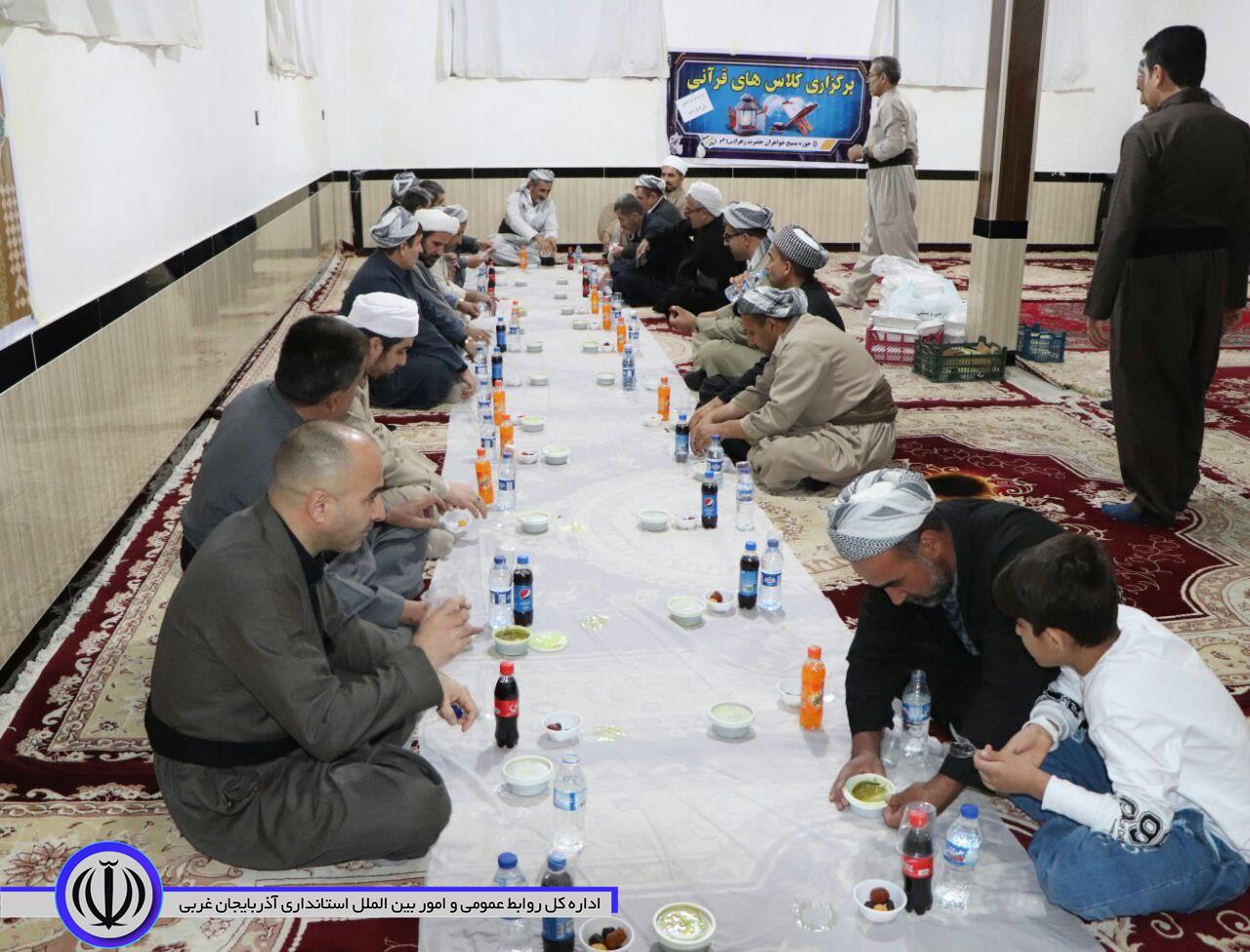 برگزاری ضیافت ساده روحانیون و ائمه جماعت شهرستان با حضور مسئولین و فرماندار میرآباد