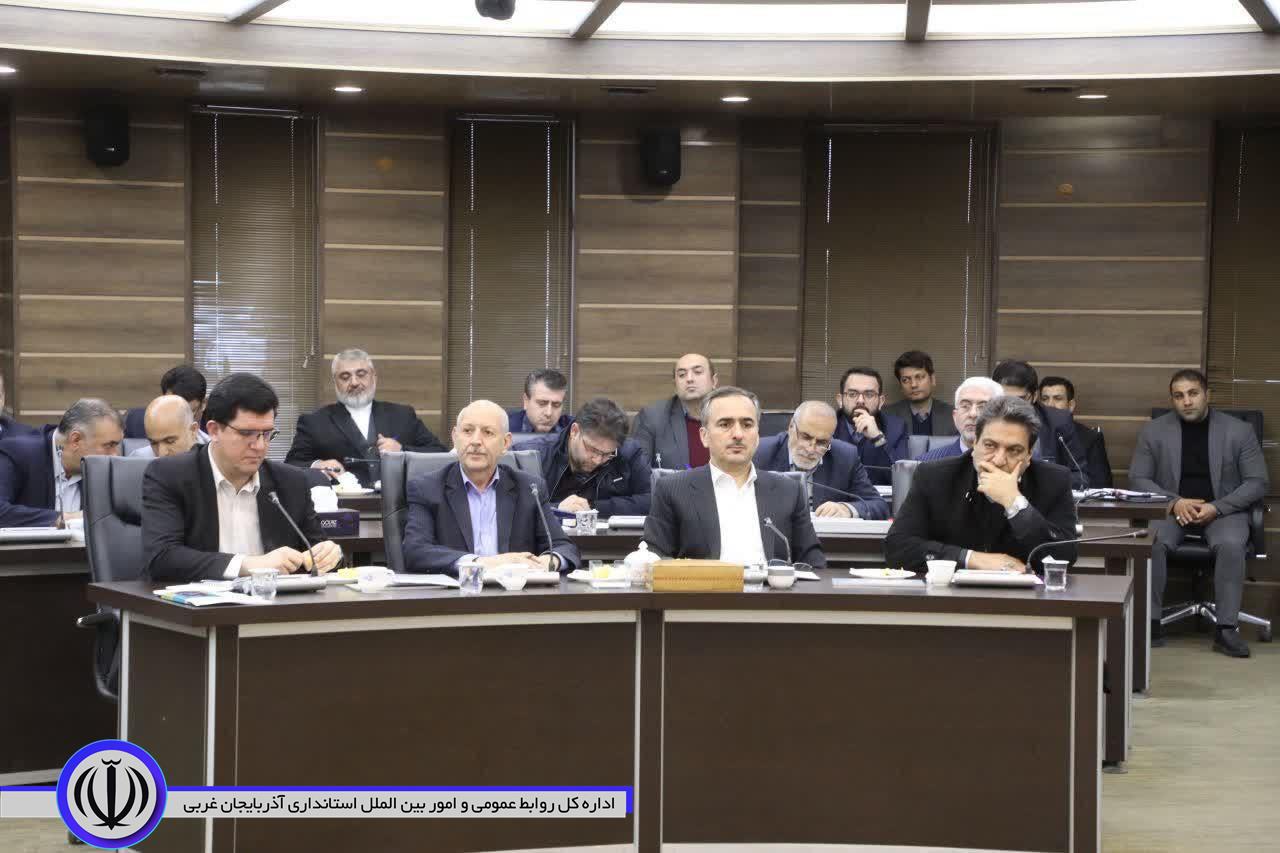 برگزاری جلسه ستاد انتخابات استان به ریاست "محمدصادق معتمدیان" استاندار آذربایجانغربی و با حضور "حسین خضری" فرماندار میرآباد بهمراه فرمانداران و بخشداران استان آذربایجان غربی