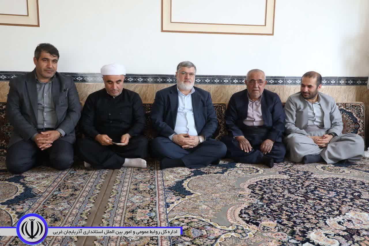 دیدار استاندار آذربایجانغربی با رزمنده سرافراز ملاکریم شمسی + تصاویر