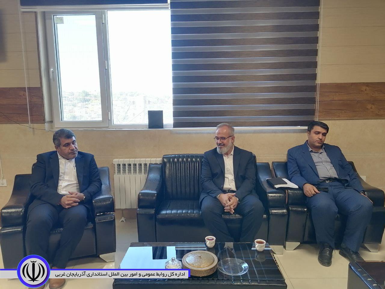 دیدار رئیس اداره بازرگانی خارجی اداره کل صنعت، معدن و تجارت استان با فرماندار میرآباد