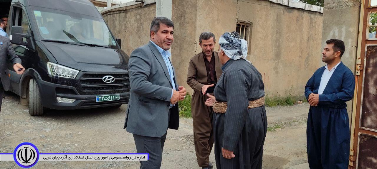 دیدار فرماندار میرآباد و خادمان امام مهربانی ها با خانواده شهید "محمد فرخی اقدم"
