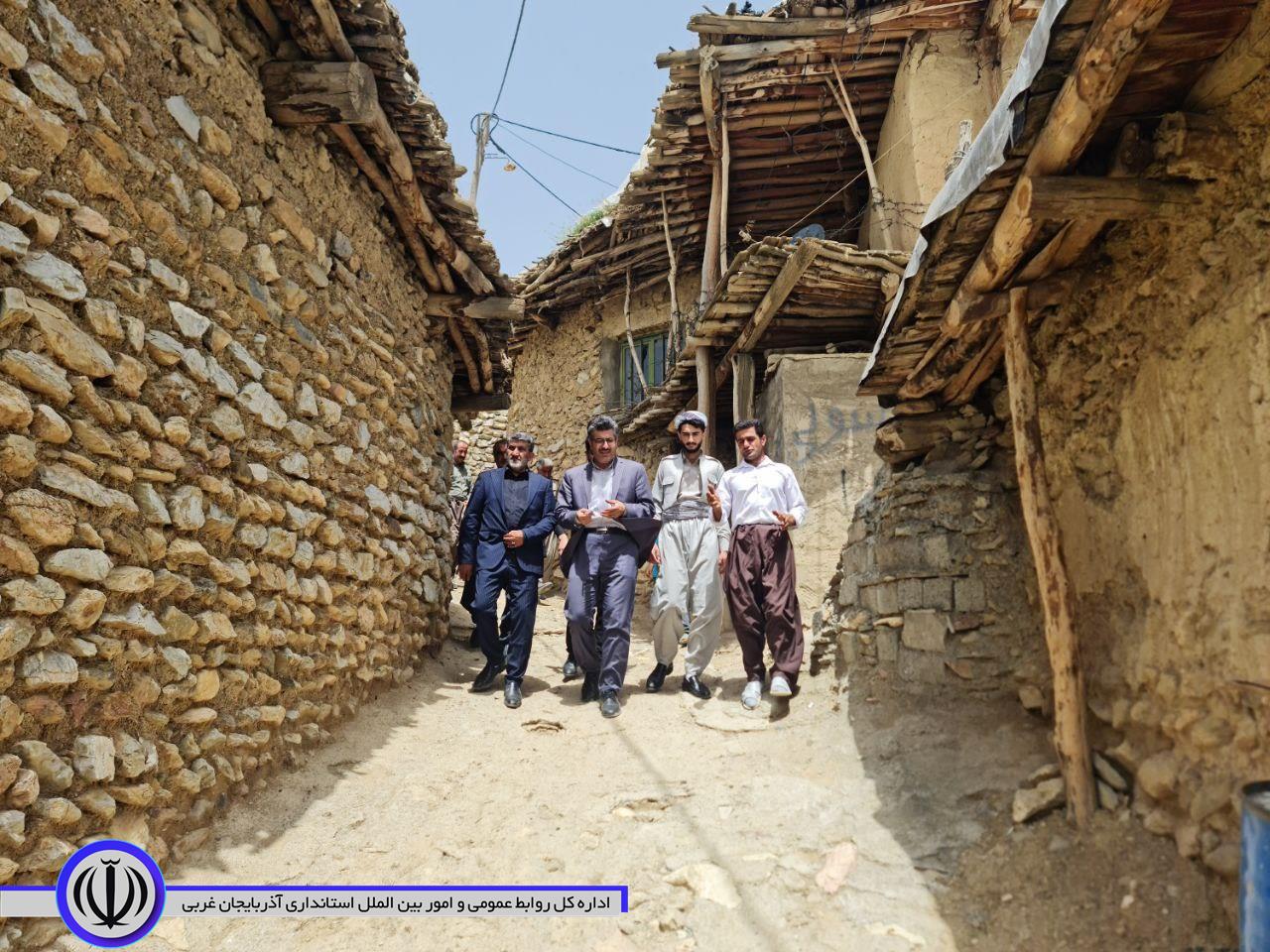 بازدید میدانی فرماندار شهرستان میرآباد از روستاهای "سیونه" و "سر میرگان"