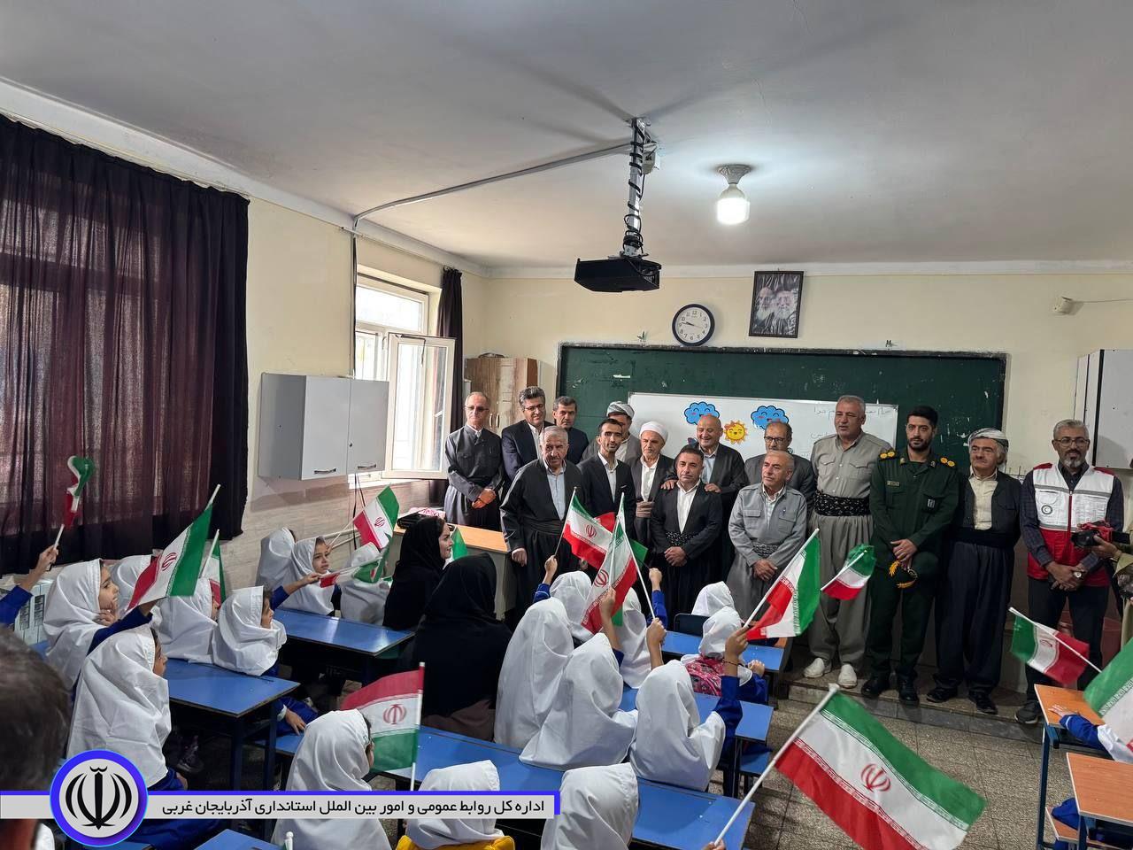 برگزاری مراسم جشن شکوفه ها و آغاز نمادین سال تحصیلی جدید با حضور فرماندار میرآباد