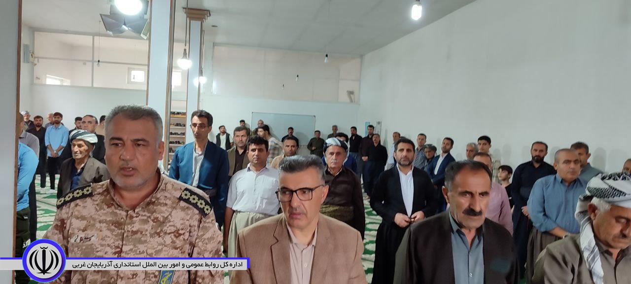 برگزاری مراسم معنوی محفل انس با قرآن و آئین پرچمگردانی پرچم متبرک رضوی