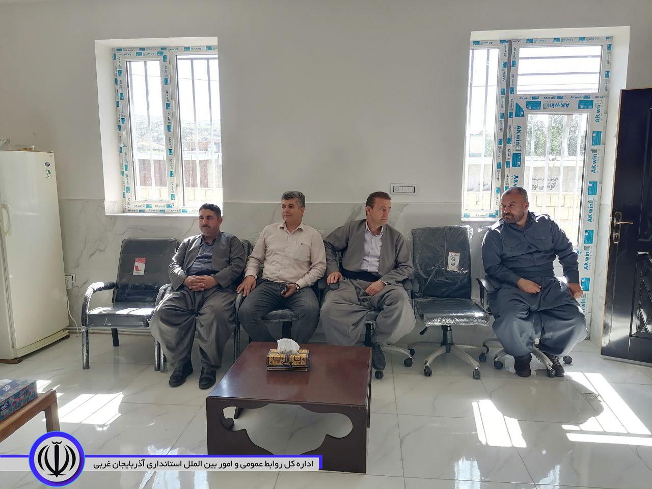حضور فرماندار میرآباد در روستای واوان و بازدید از بخشداری زاب
