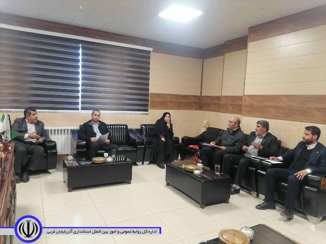 دیدارمعاون و کارشناسان دفتر روستایی و امور شوراهای استان آذربایجان غربی با فرماندار میرآباد