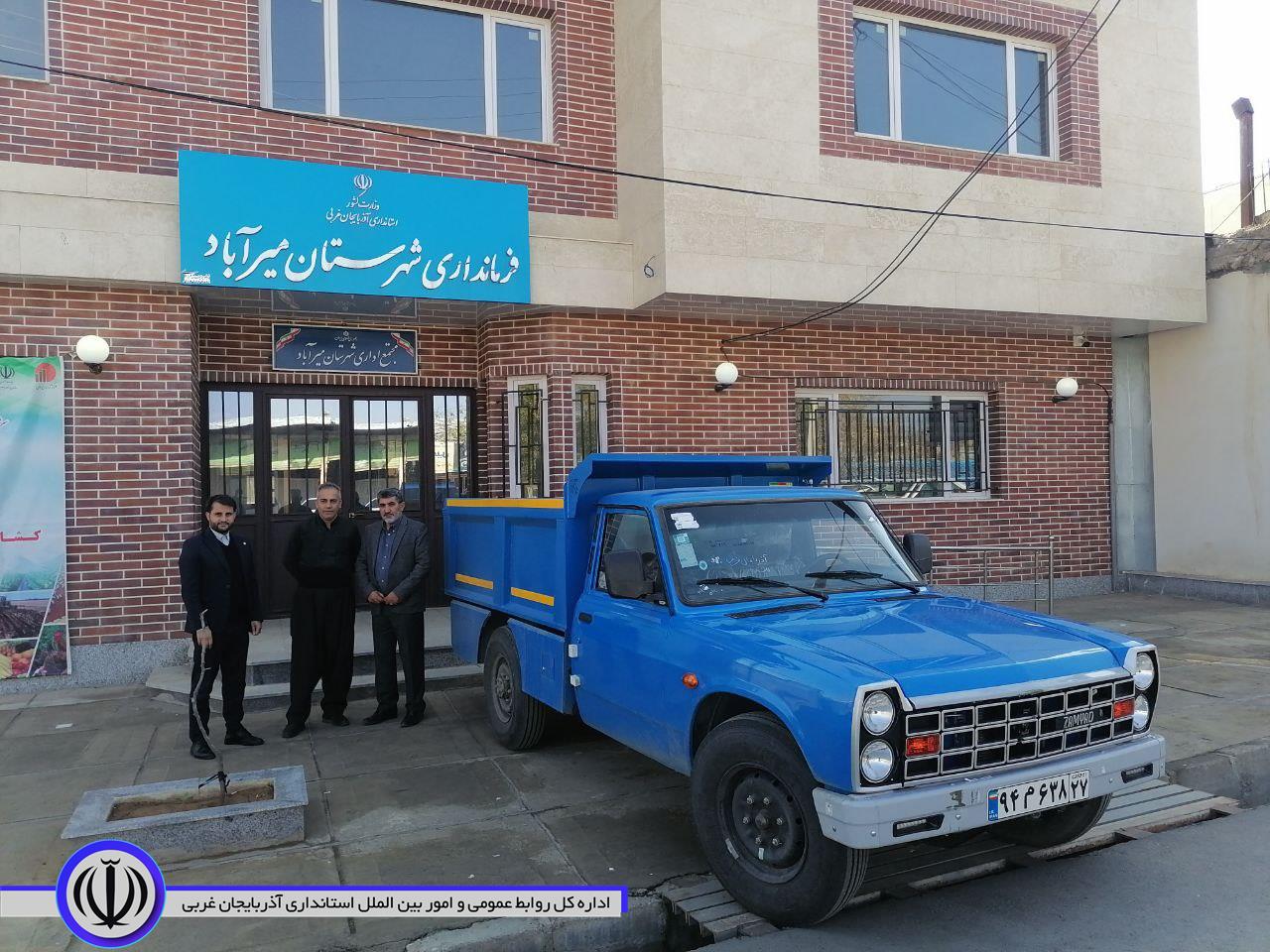 تحویل یک دستگاه خودروی حمل پسماند به دهیاری روستای "کانی زرد"