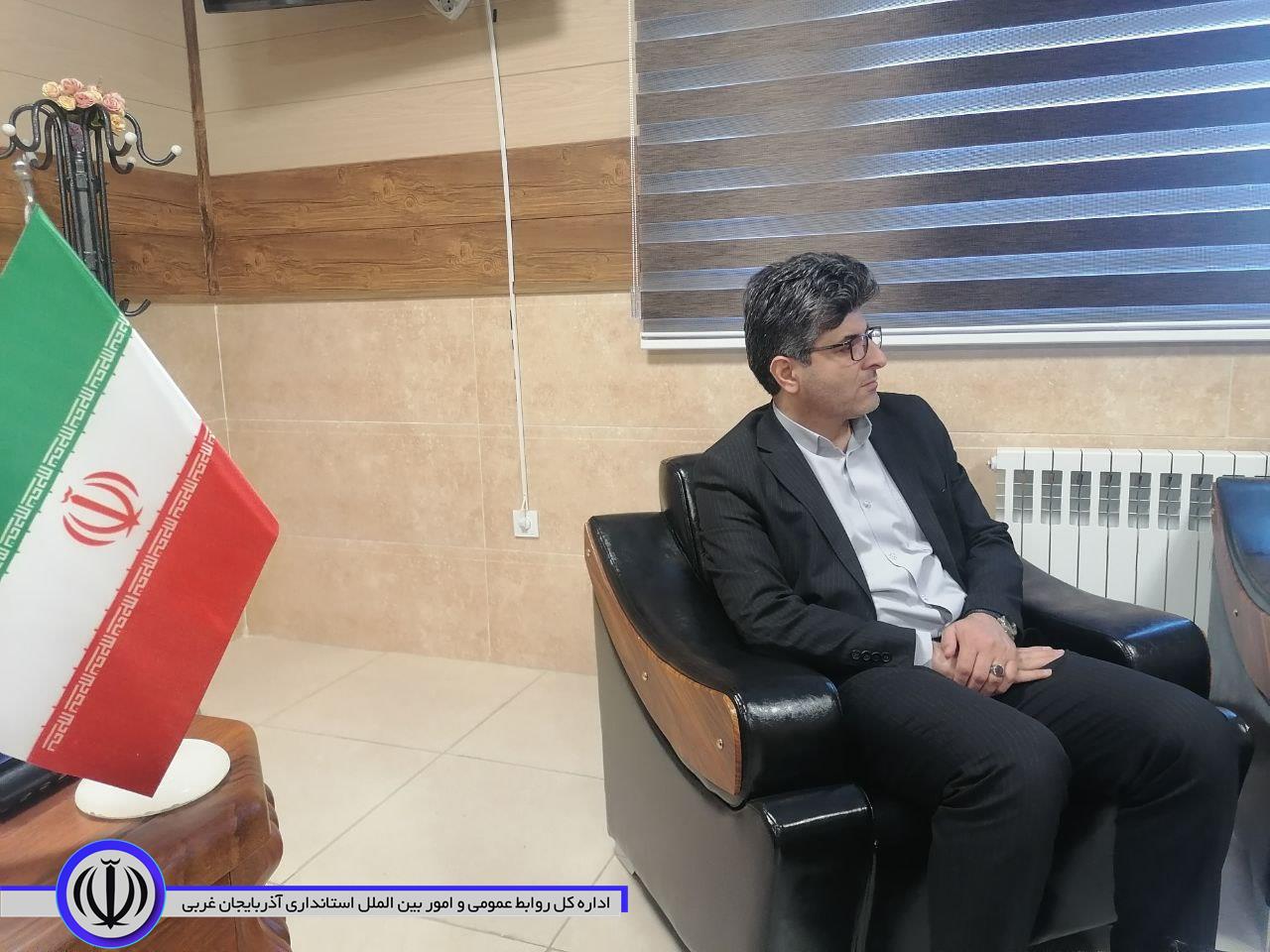 دیدار امام جماعت و جمعی از اهالی خونگرم روستای "نیوژ" با فرماندار شهرستان میرآباد