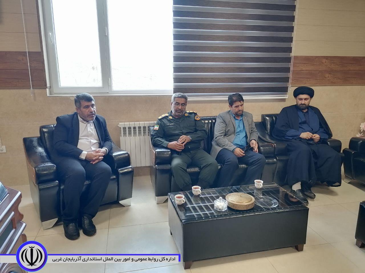 دیدار فرمانده انتظامی شهرستان سردشت با فرماندار میرآباد