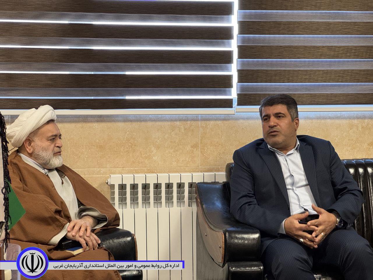 دیدار مشاور استاندار و مسئول هماهنگی امور ایثارگران استان آذربایجان غربی با فرماندار میرآباد
