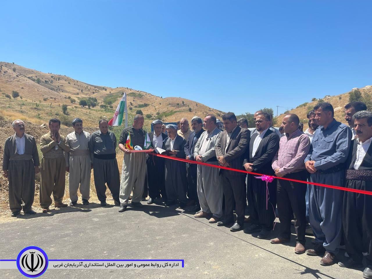 کلنگ زنی و افتتاح 40 کیلومتر پروژه آسفالت راه های روستای شهرستان میرآباد