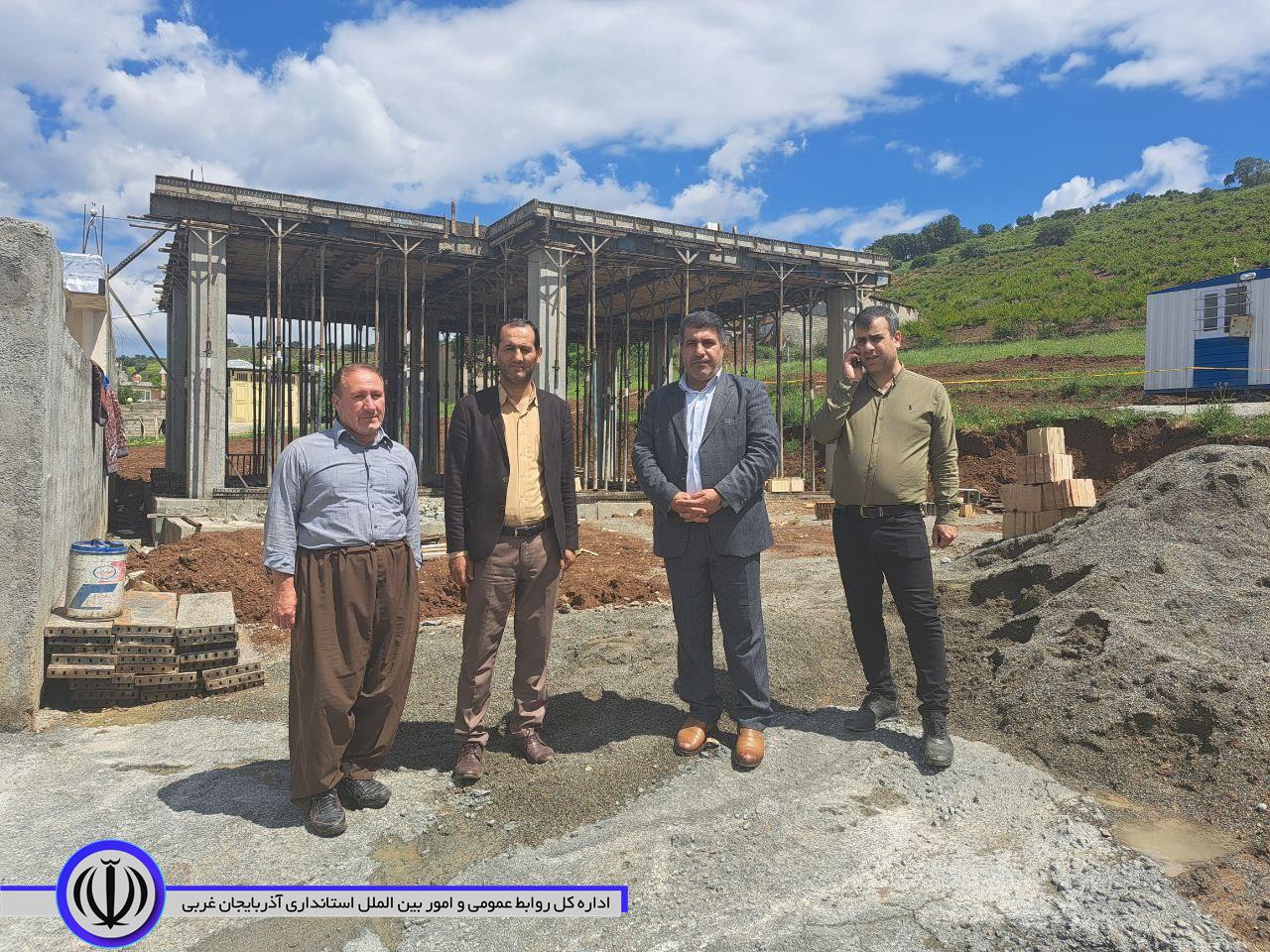 بازدید فرماندار میرآباد از پروژه احداث خانه بهداشت روستای مامه زینه