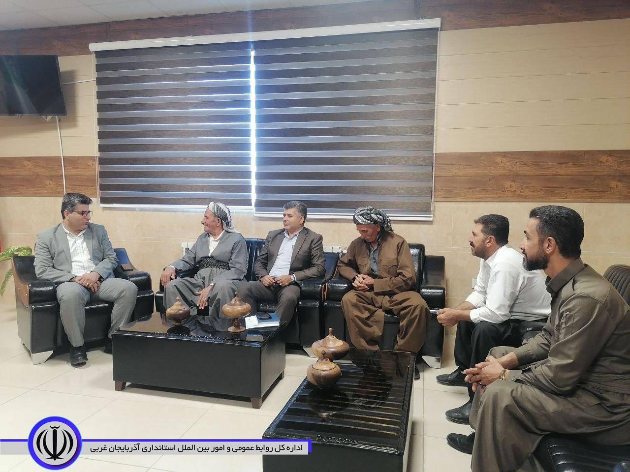 نشست فرماندار میرآباد با مالکان اراضی اطراف چشمه های تأمین آب شرب شهر میرآباد