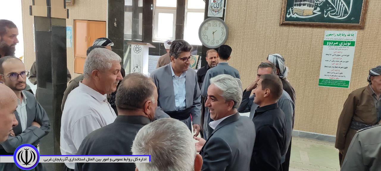 حضور و سخنرانی "سید حسام الدین باب گوره" فرماندار شهرستان میرآباد در جمع نمازگزاران پیش از خطبه های نماز جمعه روستای آلوتان به مناسبت گرامیداشت هفته دفاع مقدس