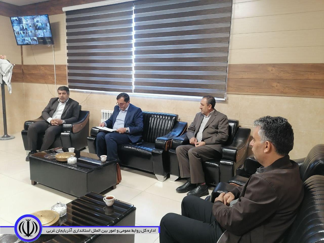دیدار معاون غله و خدمات بازرگانی استان آذربایجان غربی با فرماندار میرآباد
