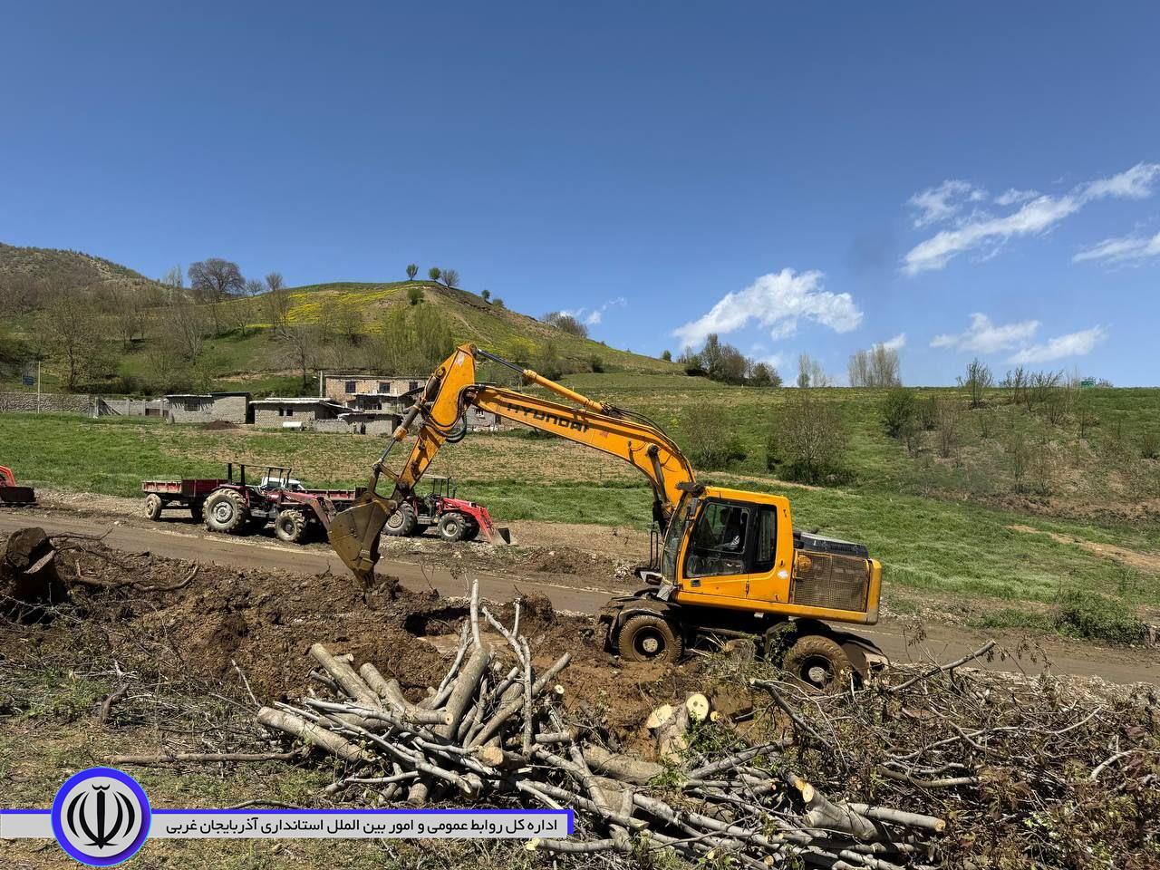 پیگیری های مستمر فرماندار میرآباد جهت لایروبی، پاک سازی مسیل روستای "زیوه" و جاده ارتباطی روستای "گومان" به ایمن سازی منتج شد.
