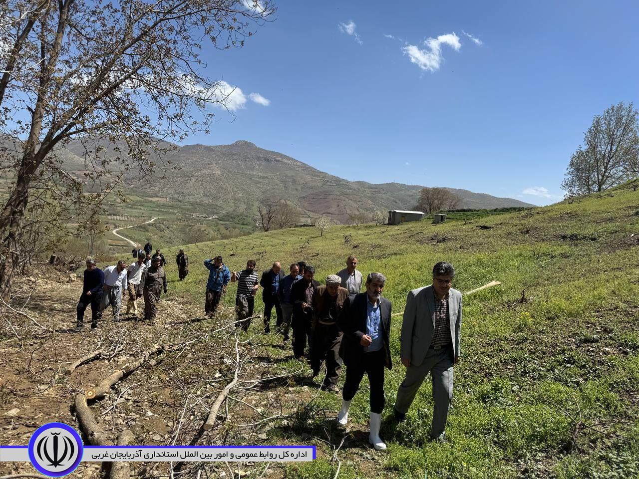 پیگیری های مستمر فرماندار میرآباد جهت لایروبی، پاک سازی مسیل روستای "زیوه" و جاده ارتباطی روستای "گومان" به ایمن سازی منتج شد.