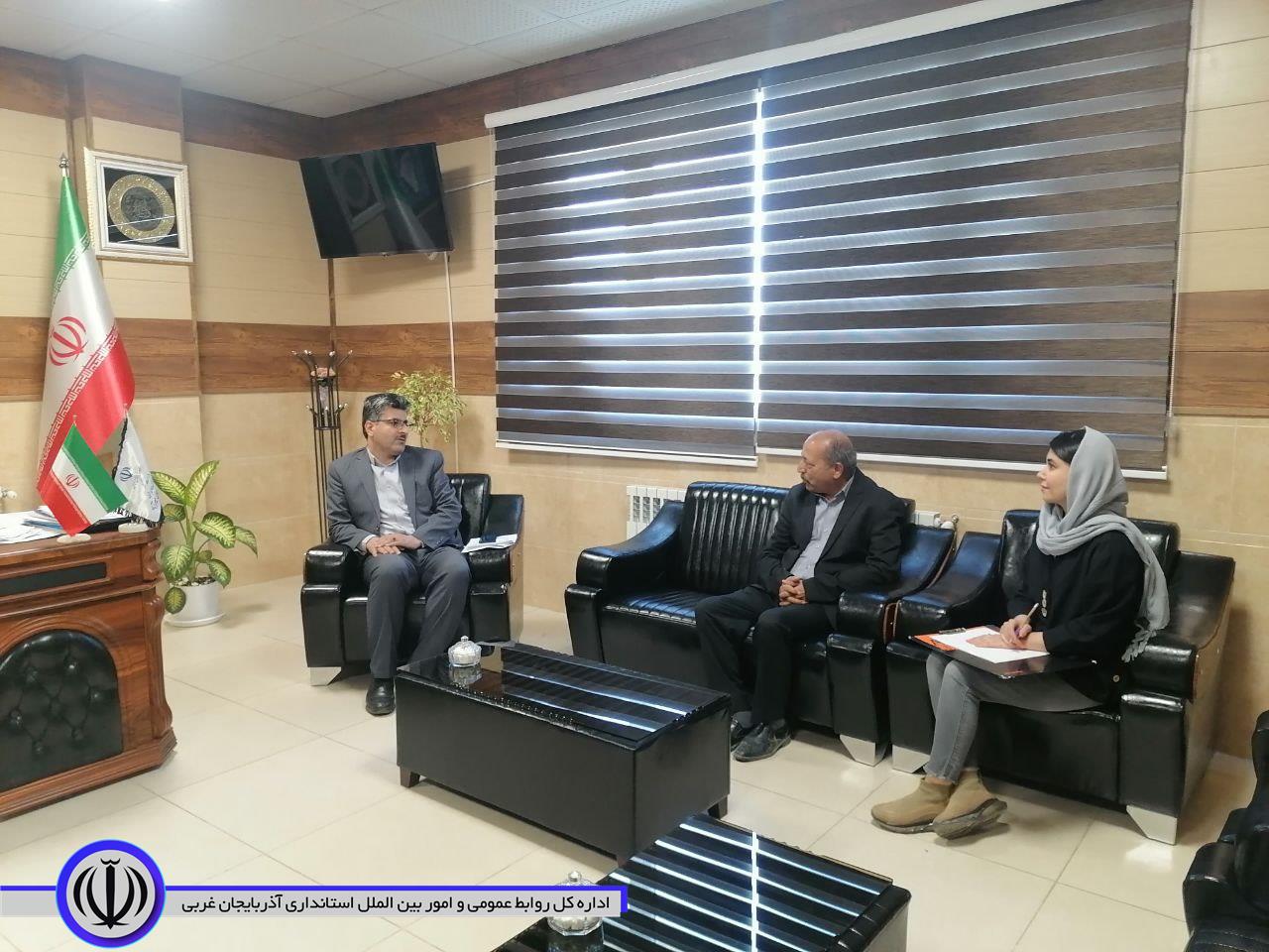 دیدار مشاور علمی و پیمانکار طرح های گردشگری حوزه میراث فرهنگی و گردشگری استان با فرماندار میرآباد