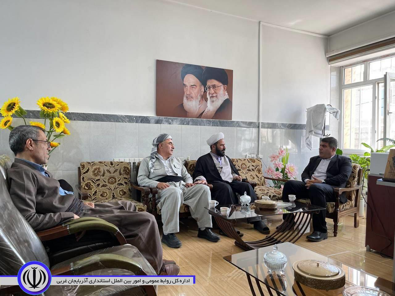 دیدار رئیس مرکز بزرگ اسلامی شهرستان سردشت و امام جمعه شهرستان میرآباد با فرماندار شهرستان