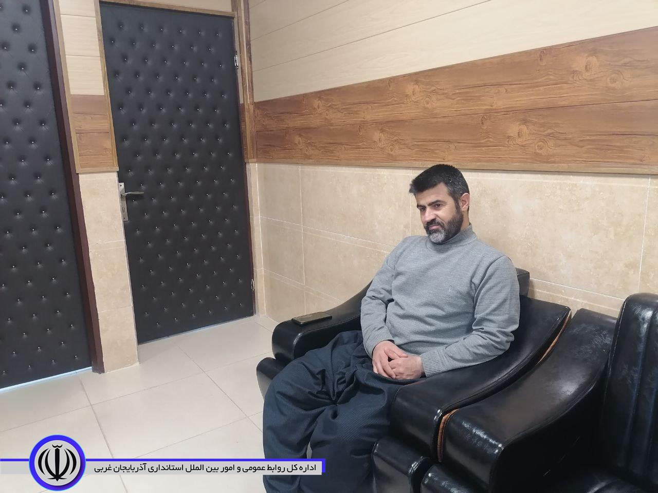 دیدار امام جماعت و جمعی از اهالی خونگرم روستای "نیوژ" با فرماندار شهرستان میرآباد