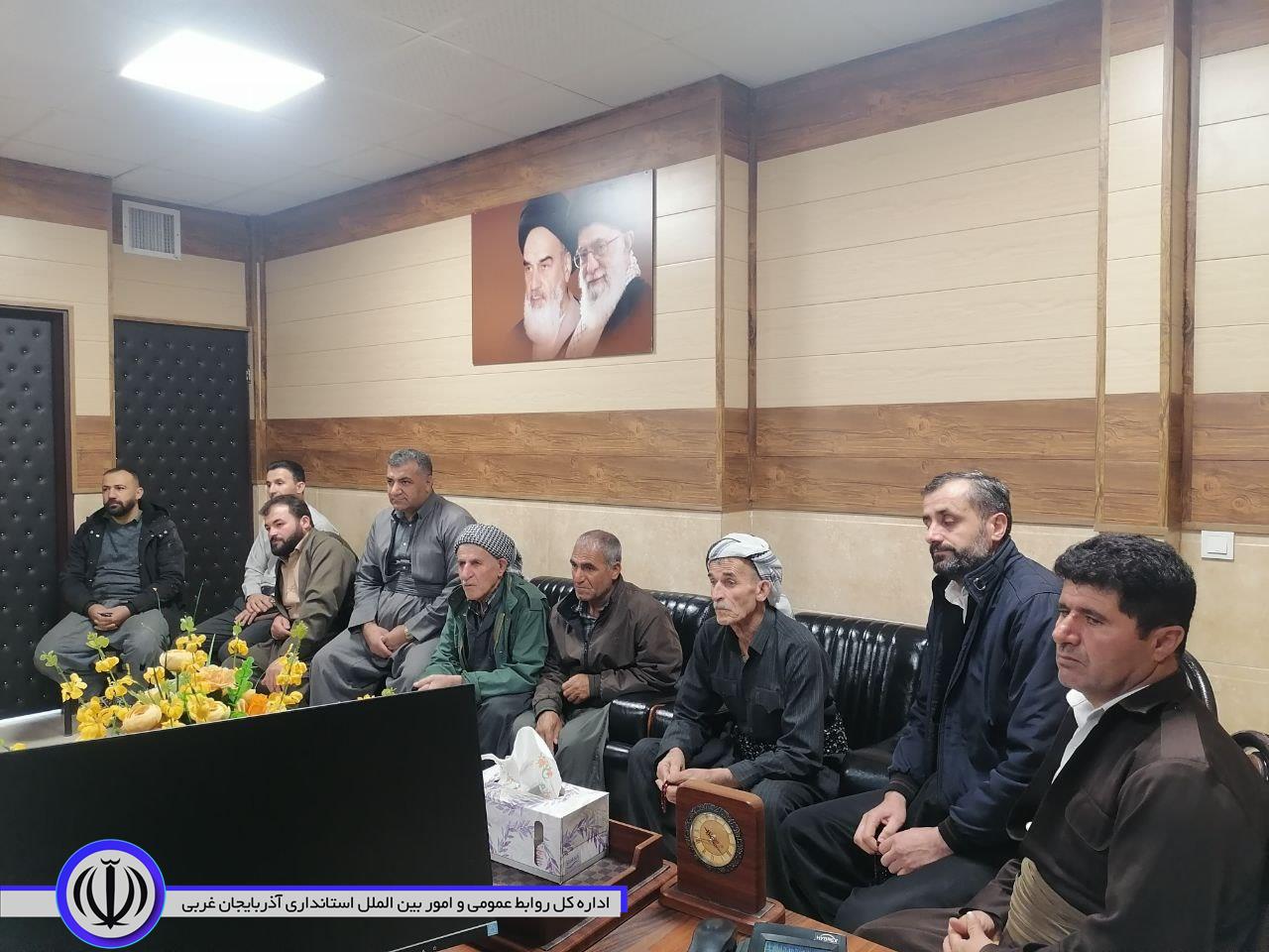 دیدار امام جماعت و جمعی از اهالی خونگرم روستای آلوتان با فرماندار میرآباد